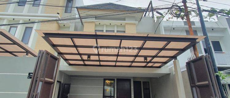 For Rent Rumah Cantik 3 Lantai di Cilandak Tengah 1