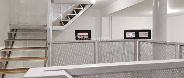 Rumah Dijual Dekat Summarecon Dilewati Kendaraan Umum Derwati Mas 1