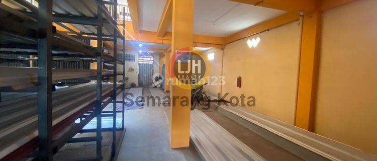 Bangunan Usaha Di Jalan Brigjend Sudiarto 1