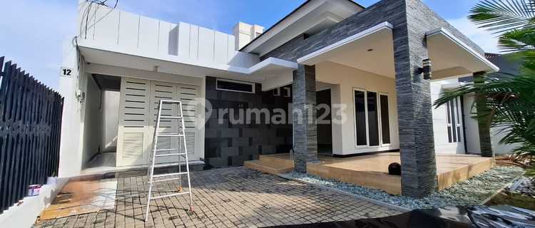 Rumah strategis tengah kota siap pakai di seteran semarang tengah 1