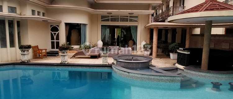 Rumah Mewah Gaya Mediterania di Papandayan Gajahmungkur Semarang 1