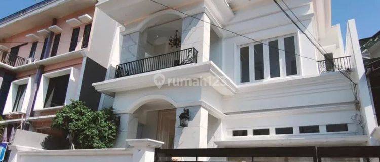 Rumah Baru di Erlangga Pleburan Full Furnished 1