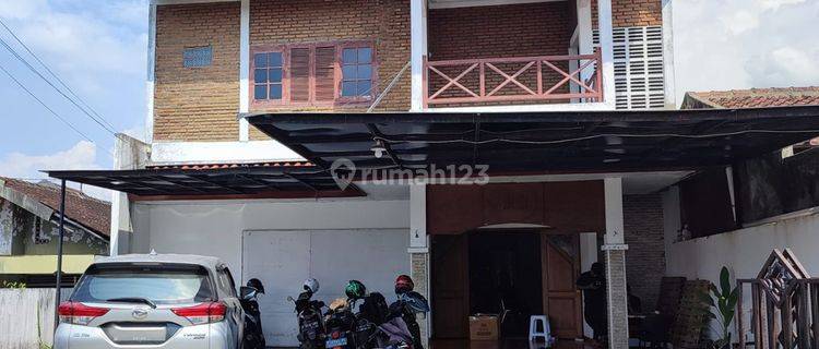 Rumah Disewakan di Dekat Jalan Setiabudi Srodol  1