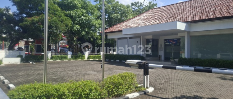 For Rent Ex-Bank Building on Jalan A Yani Near Simpang Lima 1