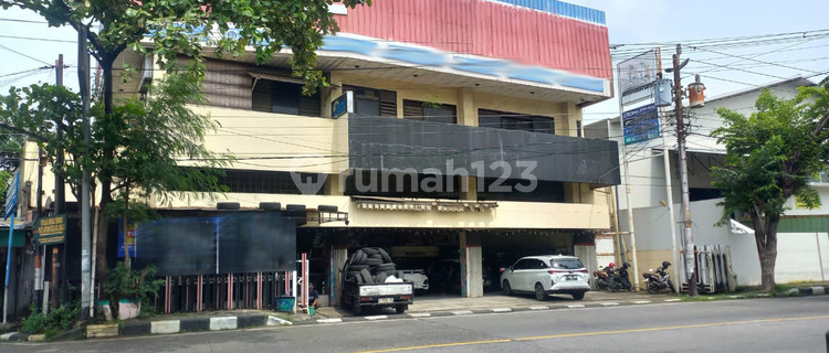 Bangunan Komersil 3 lantai di Widoharjo dr Cipto Semarang 1