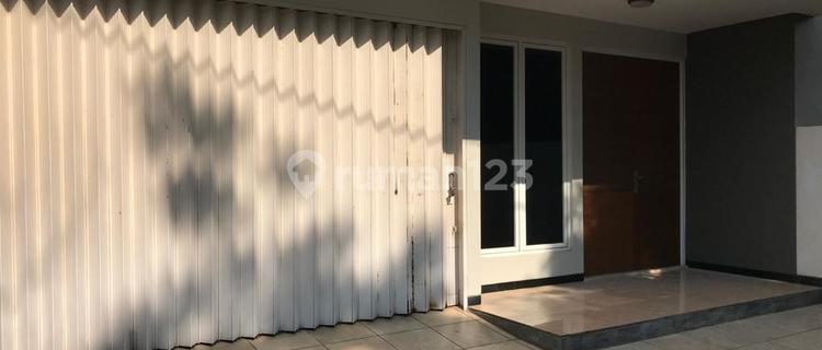 Rumah Sewa Siap Huni ada kolam renang di Banyumanik 1