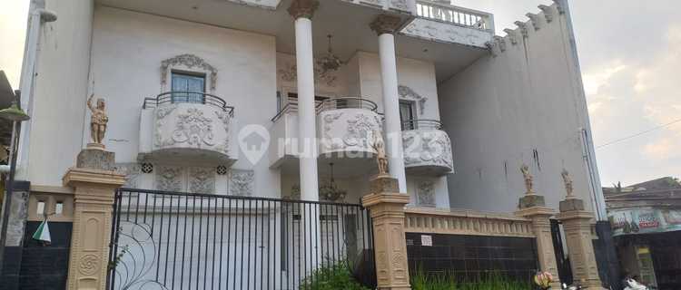 For Rent European Classic House In Jangli Raya With Roof Top 1