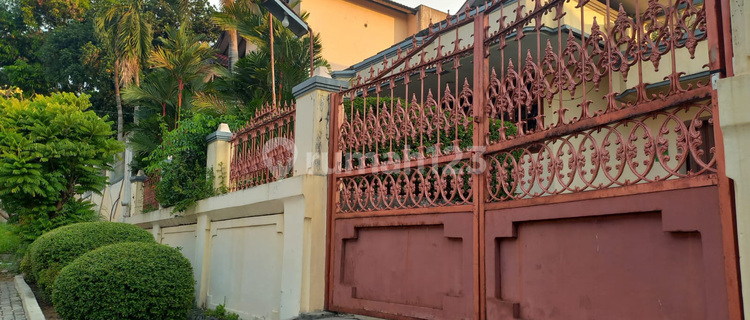 Rumah Megah di Jalan Utama Kalibanteng Kidul Semarang Barat 1