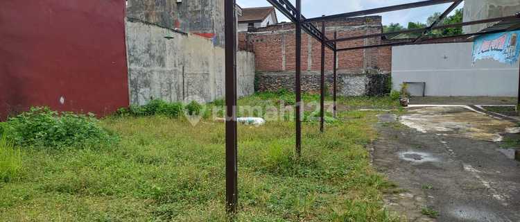 Affordable land for rent, suitable for business on Gajahmungkur main road. 1