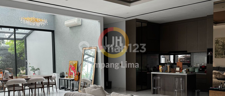 Dijual Rumah Mewah Eksklusif di BSB Mijen – Kolam Renang & Semi Furnished 1