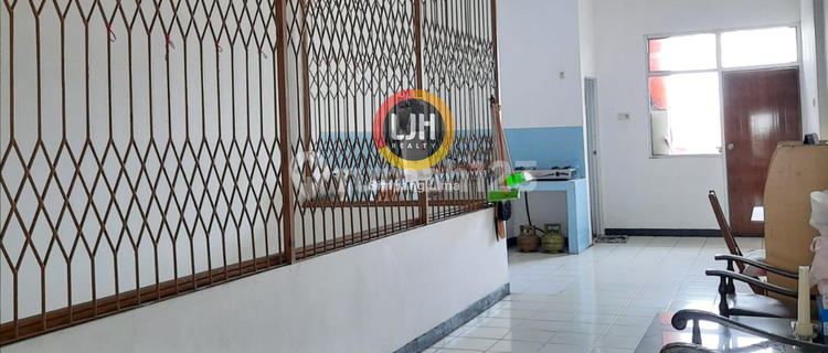 For Rent Strategic Shop House on Majapahit Road, Semarang City 1