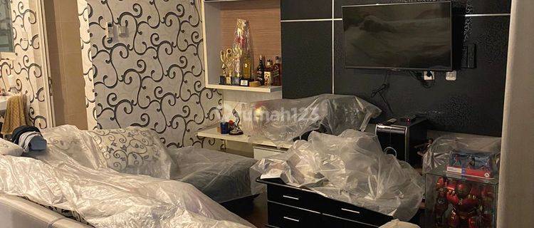Jual Rumah Komplek Long Beach Semi Furnished 1
