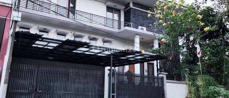 Rumah Greenville Asri Dan Tenang Posisi Hoek, Kebon Jeruk, Jakarta Barat 1