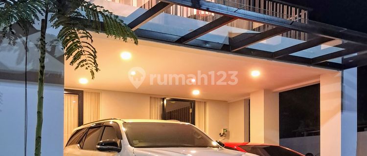 Two-Storey House Very Strategic Location Near Majapahit Raya, McDonald's, Gacoan, Gayamsari Toll, Semarang City Center 1