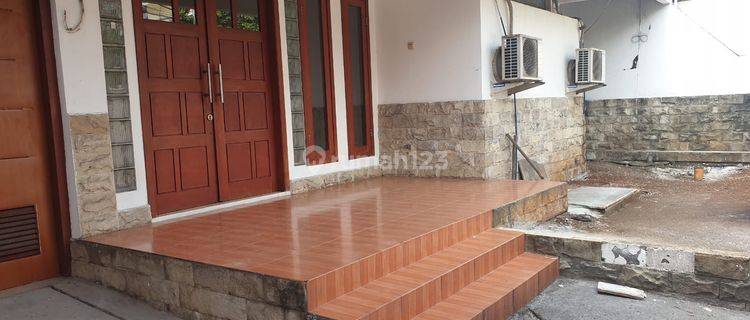Rumah Siap Huni lebar 12 Di Tomang, Jakarta Barat 1