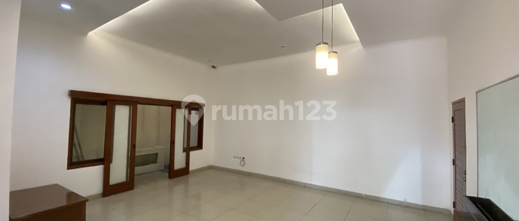 House 11 Meters Wide in Cideng Near ITC Roxy Mas, Can Be Used for Office 1