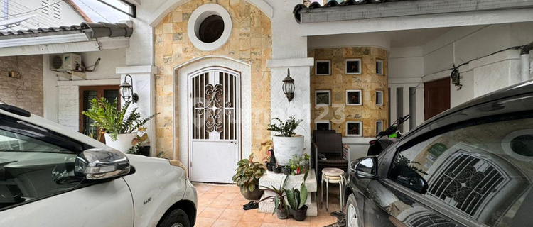 For Sale House in Makassar Around Opu Daeng Risadju Street, Nuri Street, Rajawali Street 1