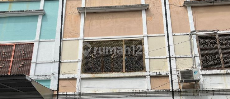 For sale: Shophouse in Makassar around Jalan Gunung Latimojong, Jl Gunung Bulusaraung, Jl Gunung Bawakaraeng 1