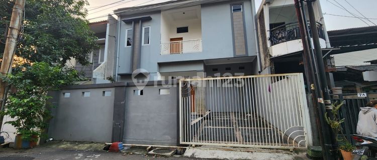 Rumah Bagus 2 Lantai Pusponjolo Semarang Barat  1