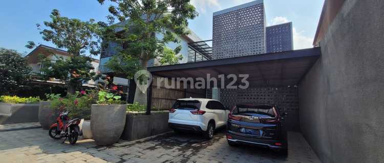 Dijual Rumah Mewah Semi Furnish Ada Kolam Renang Di Arga Golf Bsb 1