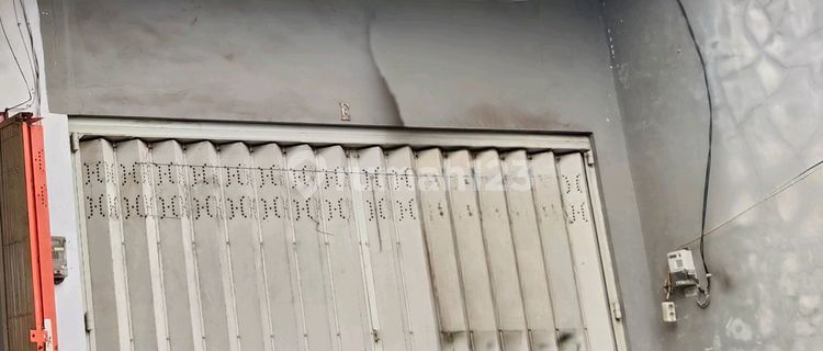 Ready-to-Occupy Shop House in City Center 1