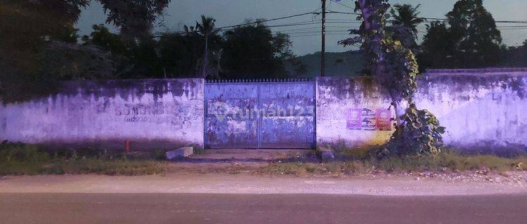 Tanah Pinggir Jalan Kesilir Ambulu