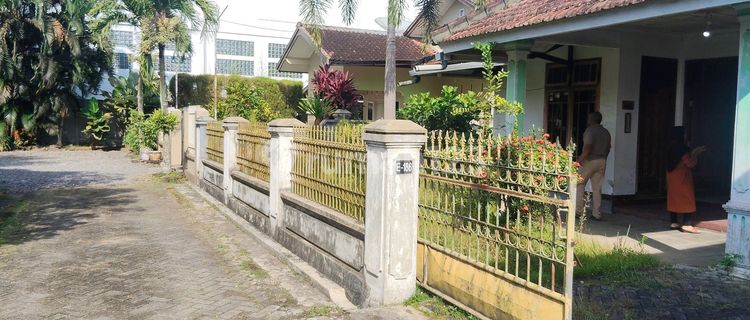 Rumah Pusat Kota Jember Harga Tanah Aja 1