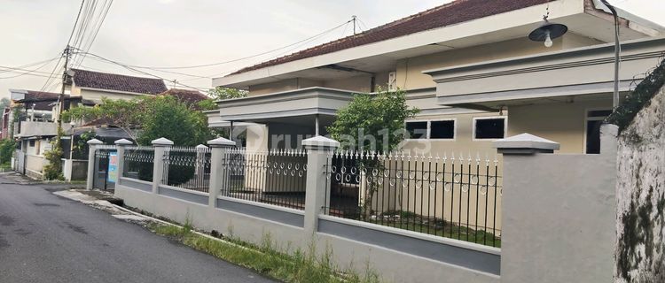 Middle Town House of Jember 1