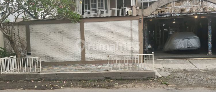 Rumah Usaha Dekat Bandara Jember 1