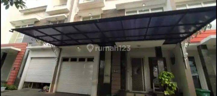 Town House Di Patal Senayan  Sebrang Gelora Bung Karno, 5 Menit Ke Hotel Mulia 1