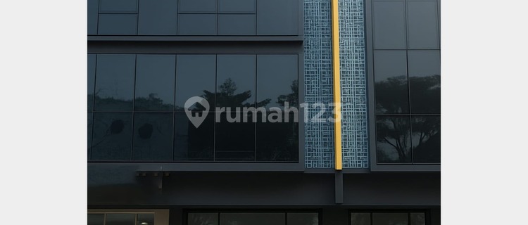 For Rent 3-Story Shop House in BSD Facing Road near Atmajaya Campus 1