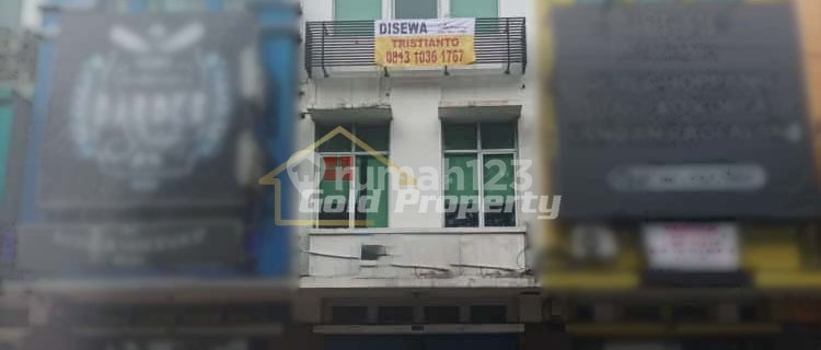 For Rent: Shop House Facing the Road in BSD City, Busy Area, 5 Minutes to Rawa Buntu Station, 5 Minutes to Jakarta Toll Gate 1
