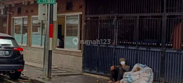 Rumah Dicikini Kavling Komersil Jalan Raya Hook Jakarta Pusat Ade 1