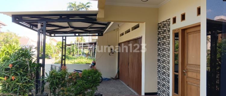 Two-story house in Graha Estetika near Undip Tembalang. 1