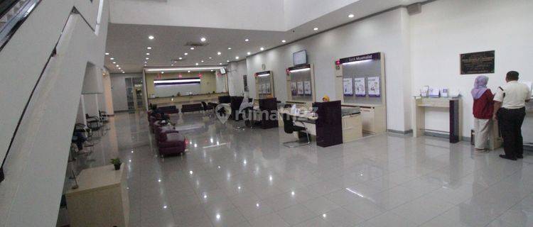 Gedung Kantor Dekat Tugu Jogja Pusat Kota Yogyakarta 1