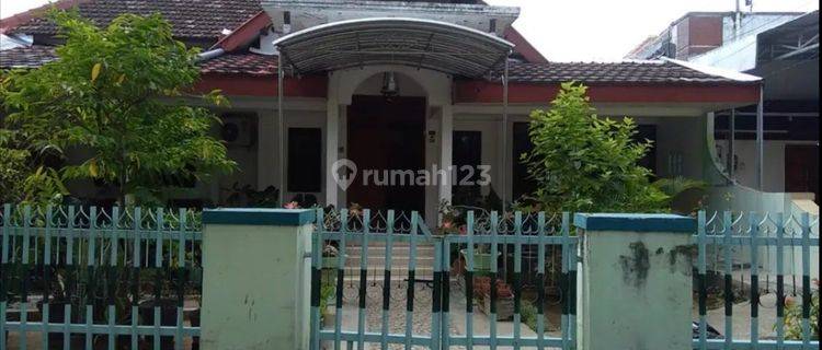 Rumah Jalan Sumatera Pusat Kota Madiun Bangunan Bagus Terawat Model Klasik Kuno 1