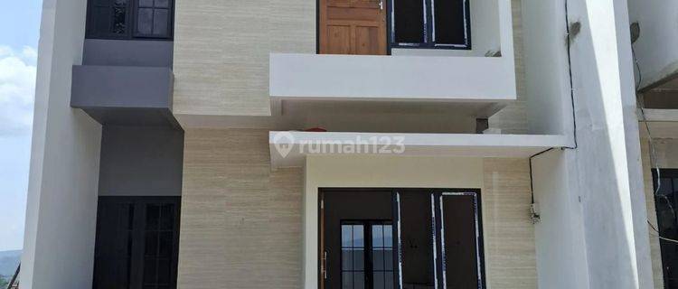 Rumah 2 Lantai Harga Terbaik Lokasi Ciamik 1