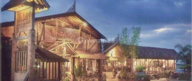 Dijual Ruang Usaha Rumah Etnik Seni Cafe&Resto Unik Bangunan Kayu 1