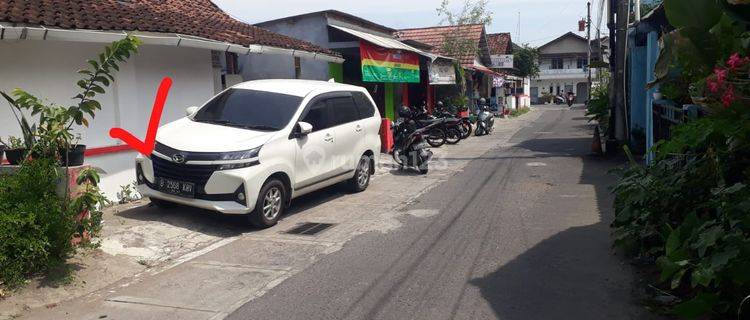 Dijual Tanah Bonus Bangunan Rumah Strategis Pogung Pandega Marta 1