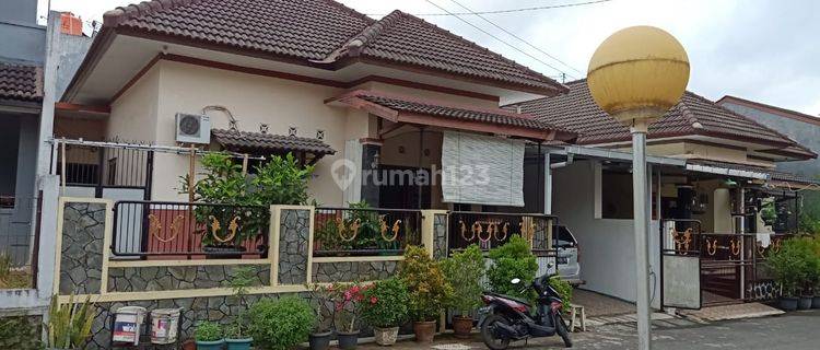 Dijual Rumah Cantik Dalam Perumahan Kawasan Stadion Maguwoharjo 1