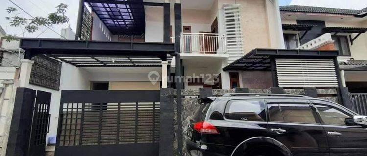 Dijual Rumah Cantik 2 Lt Full Furnish Kawasan Maguwoharjo Depok 1