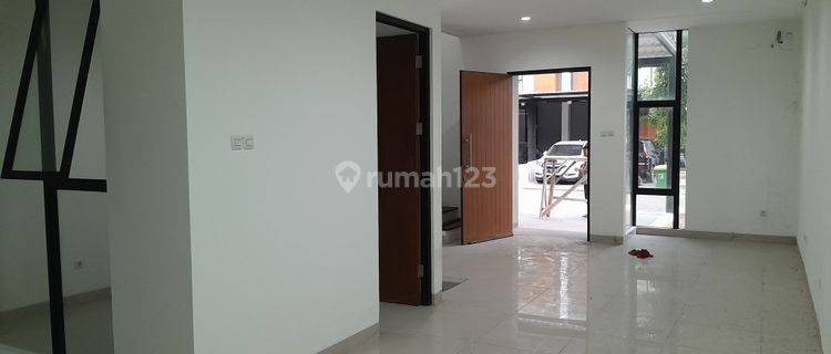 Dijual Rumah Modern Lebar 6 Kosongan Cluster Jura Metland Menteng, Cakung, Jakarta Timur, 004 1