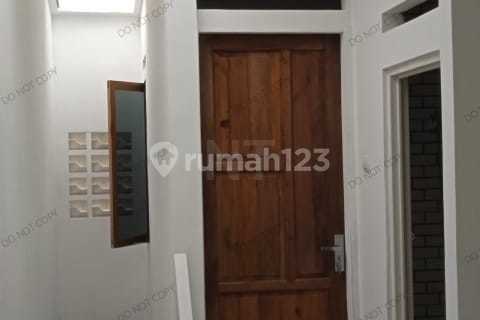 Disewakan Rumah Baru 2 Lantai Daerah Cibolerang Bandung 1