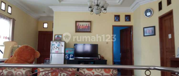 2-story house hook Jl. Juhar kav Hankam 1