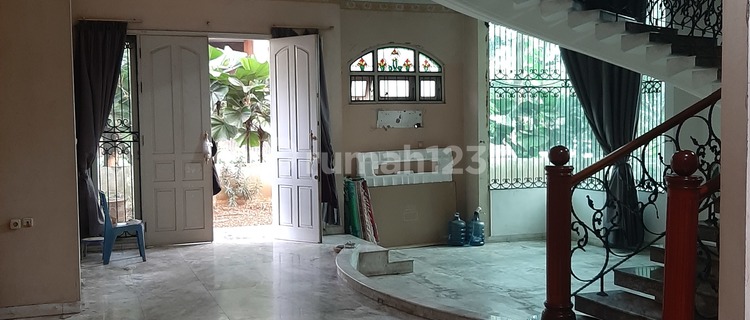 Beautiful Huk Puri house block J area 495m 1