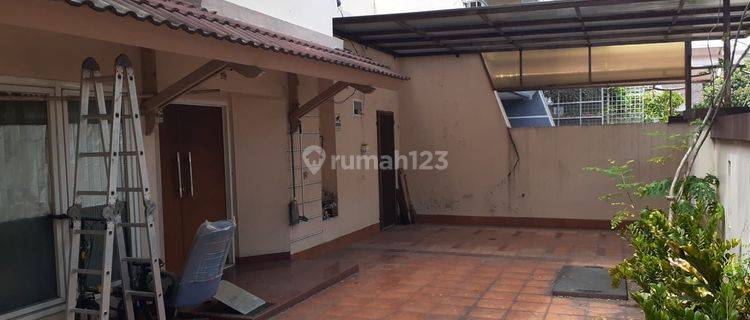 Rumah huk 2lt luas 265m dgn 3 kmr tdr FF 1