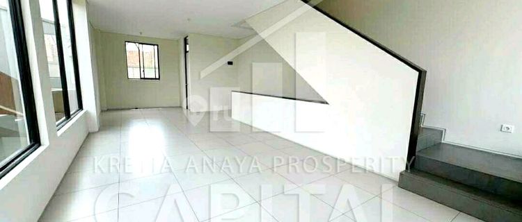 Ready-to-Occupy 2-Story Commercial Shophouse in Kota Baru Parahyangan KBP Bandung 1