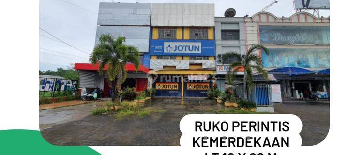 Disewakan Ruko 3lt di Jalan Perintis Kemerdekaan 1
