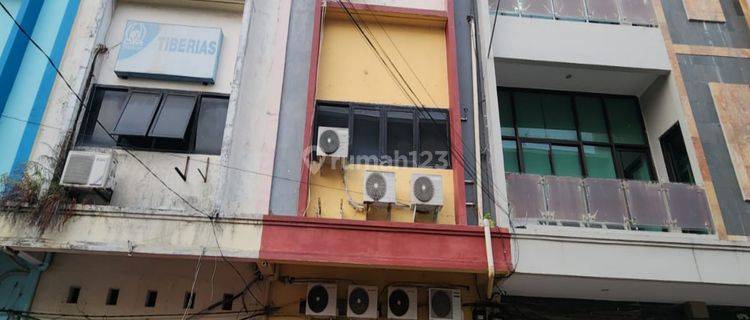 Dijual  Ruko 3lantai di Jalan dr ratulangi,makassar (ar), Mariso 1