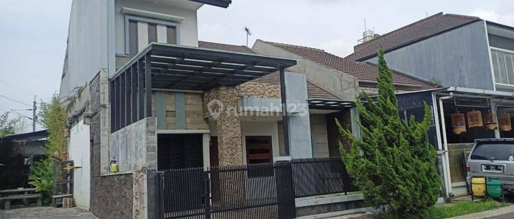 Rumah Bagus Semi Furnished Di Singgasana Mekarwangi 1